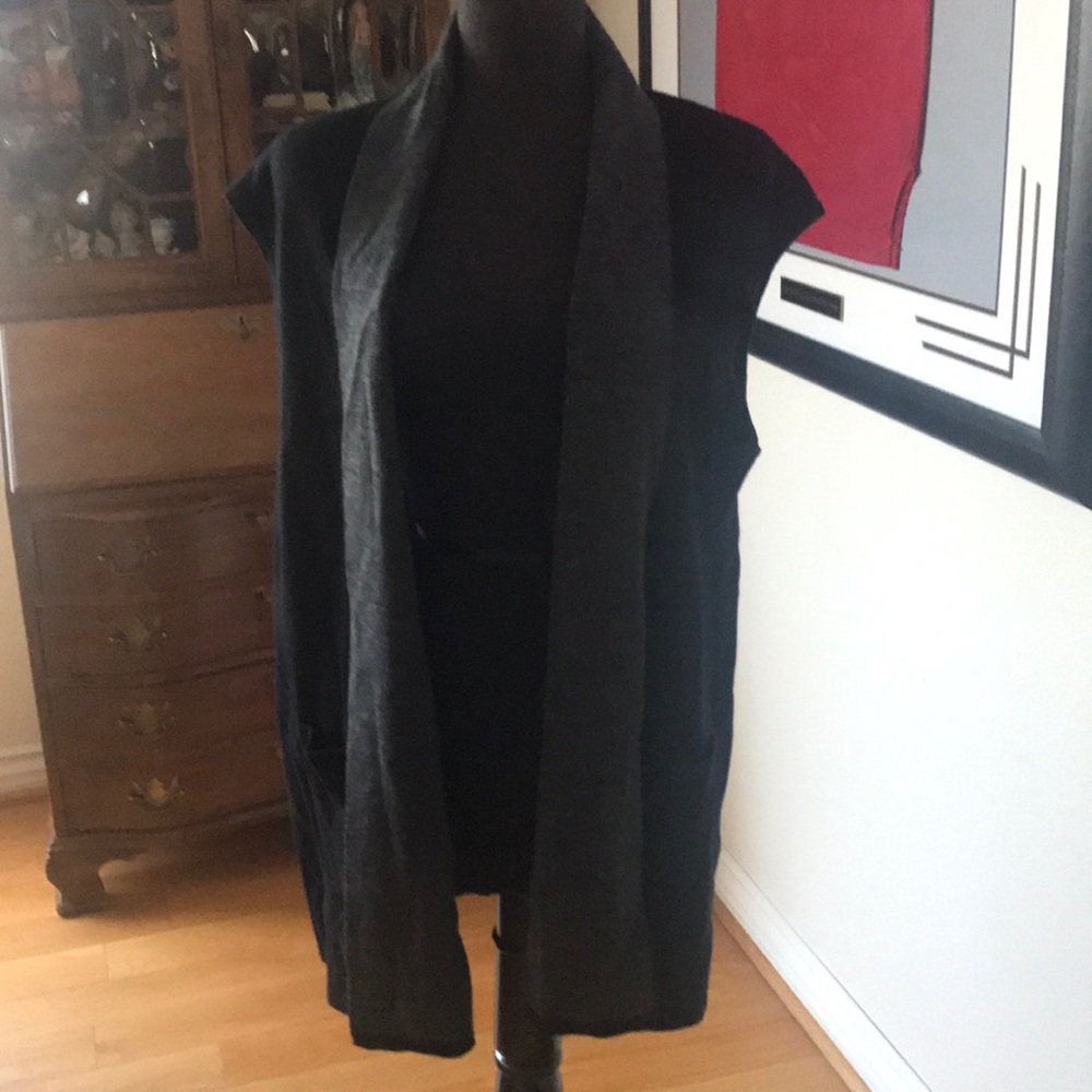 Sweater vest